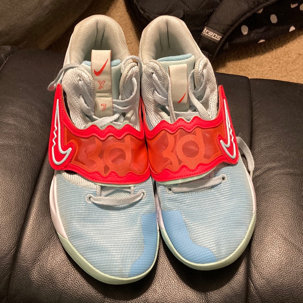 KD trey 5 X EP ‘blue chill bright crimson mint’